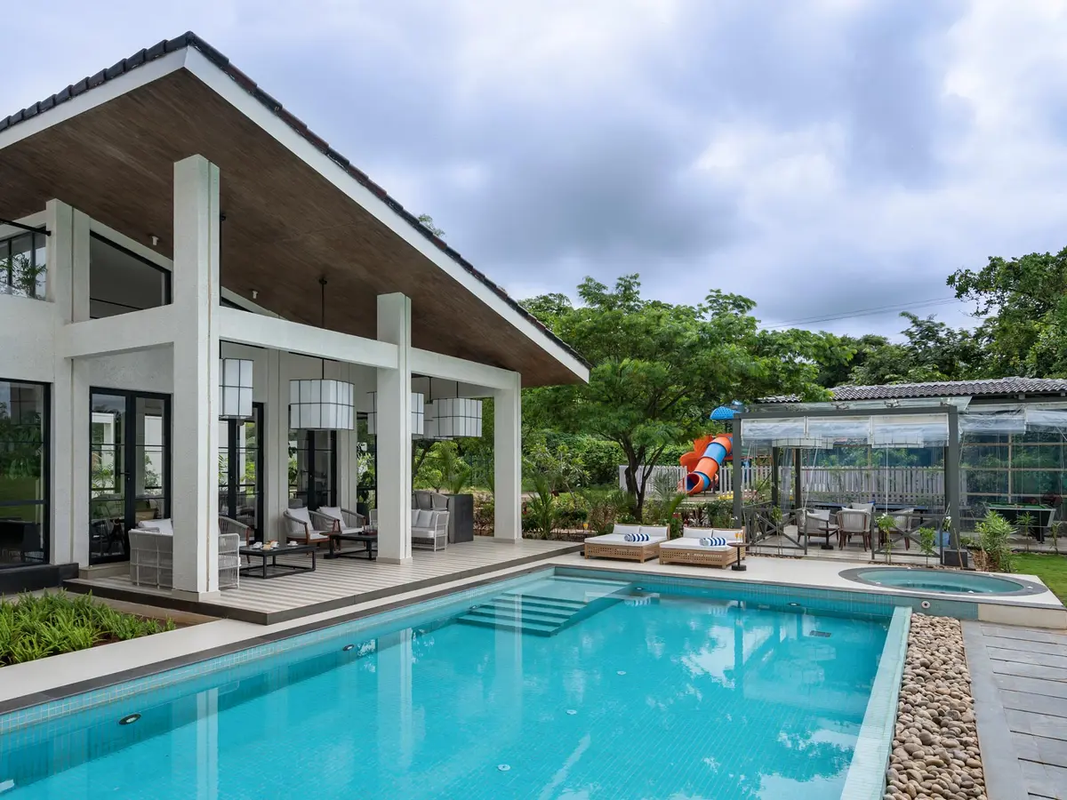 RiyuVann Estate - Pool
