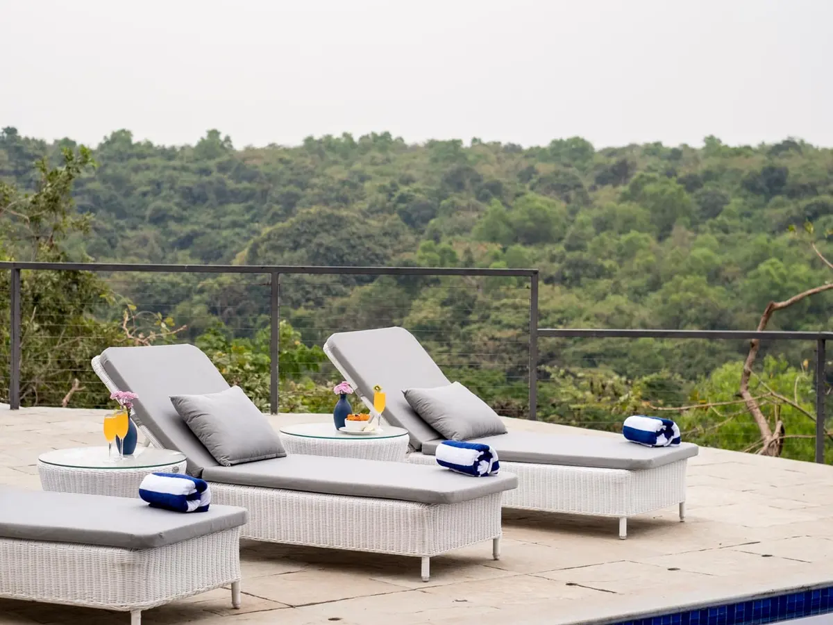 Sacri Borod Hill 5 - Poolside
