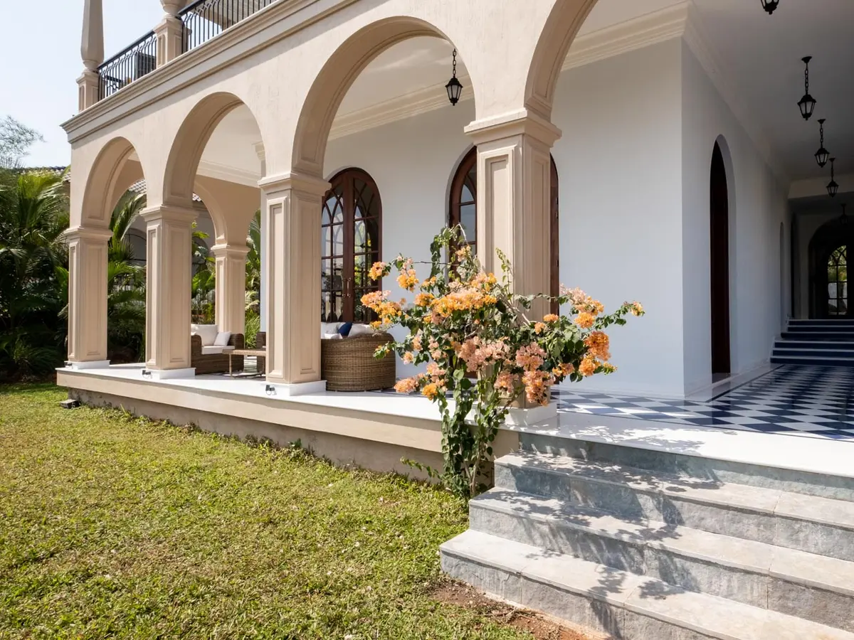 Sacri Borod Hill 6 - Lawn