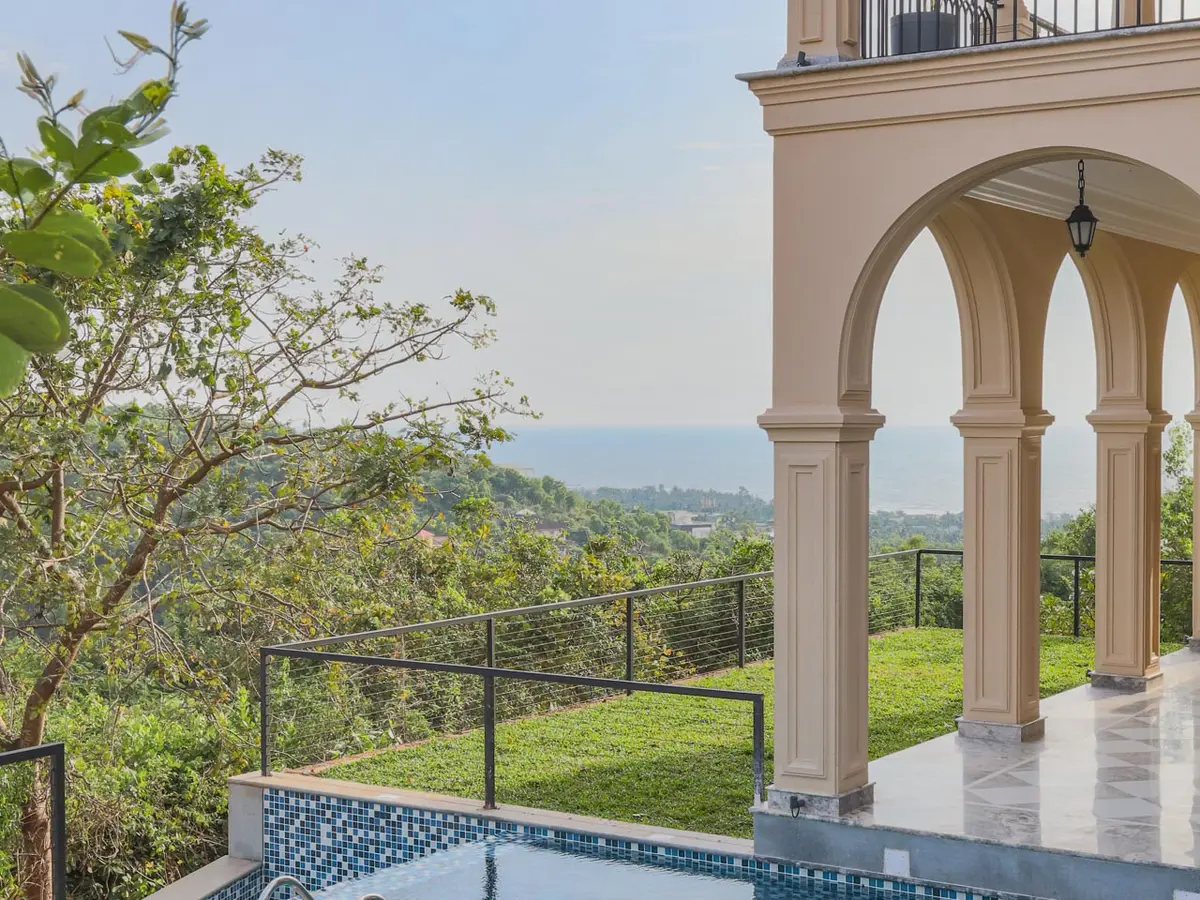 Sacri Borod Hill 8 - Poolside Seating Area