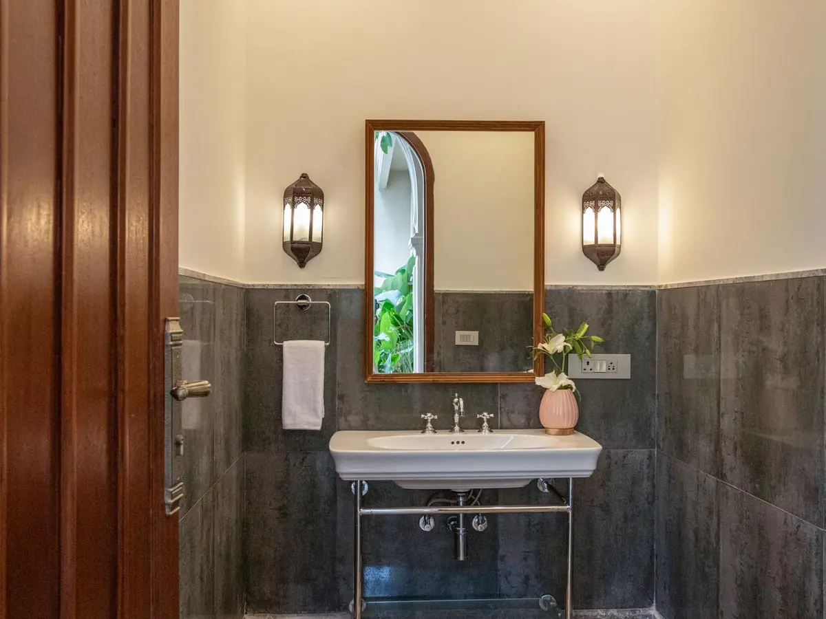 Sacri Borod Hill 8 - Powder Room