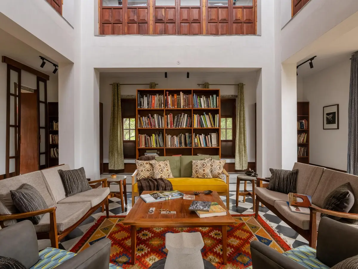 Library - Living area 2