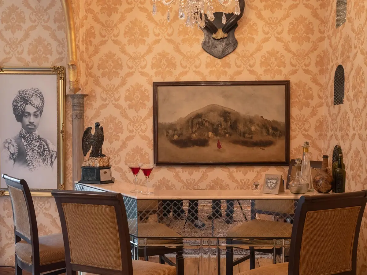 Srinivas - The Royal Residence - Bar area