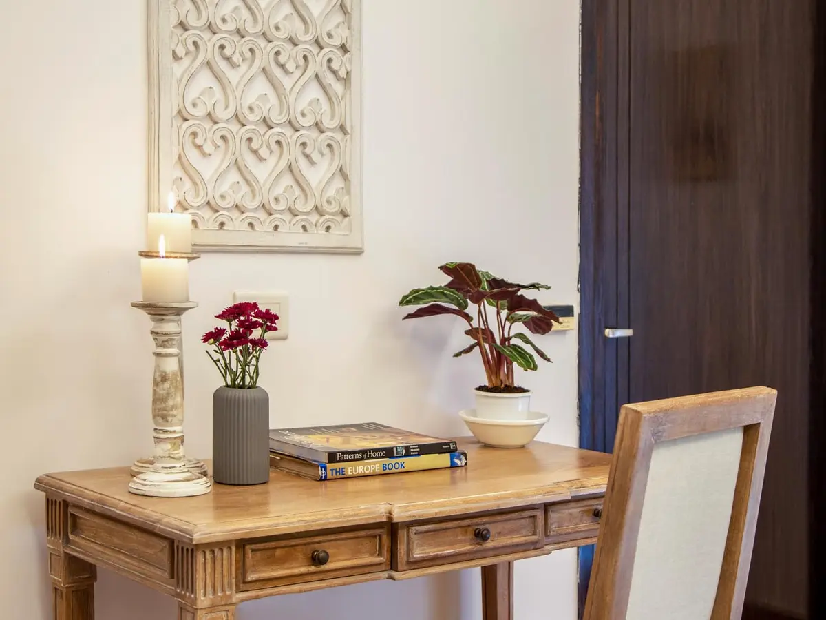 Villa Supan - Bedroom study desk