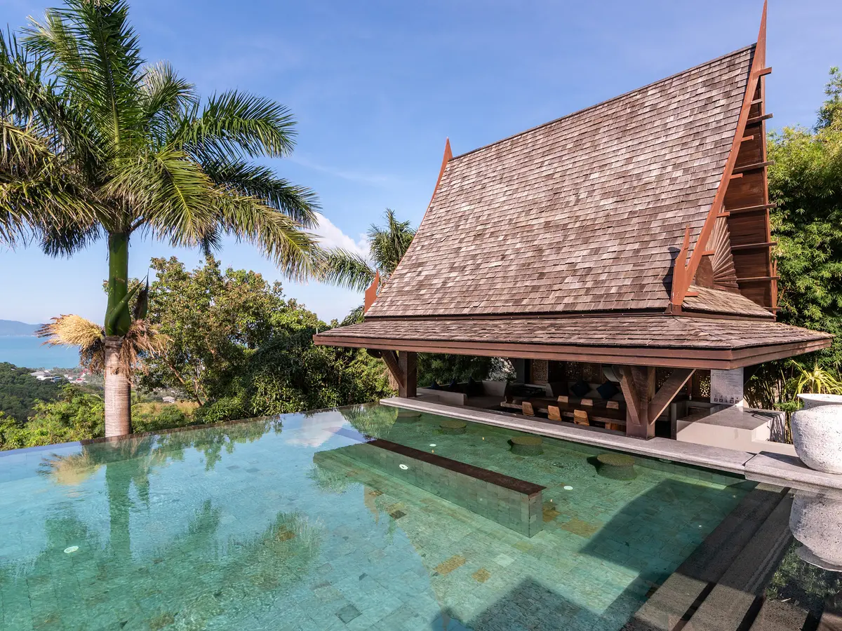 Villa Suralai - Pool and sunken sala