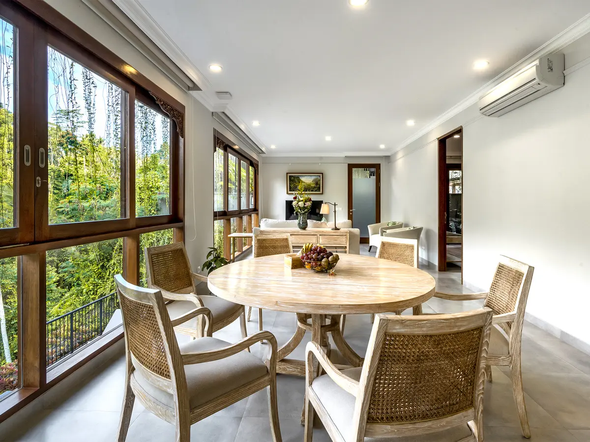 Pala Ubud - Villa Batur - Cosy living spaces overlooking the river
