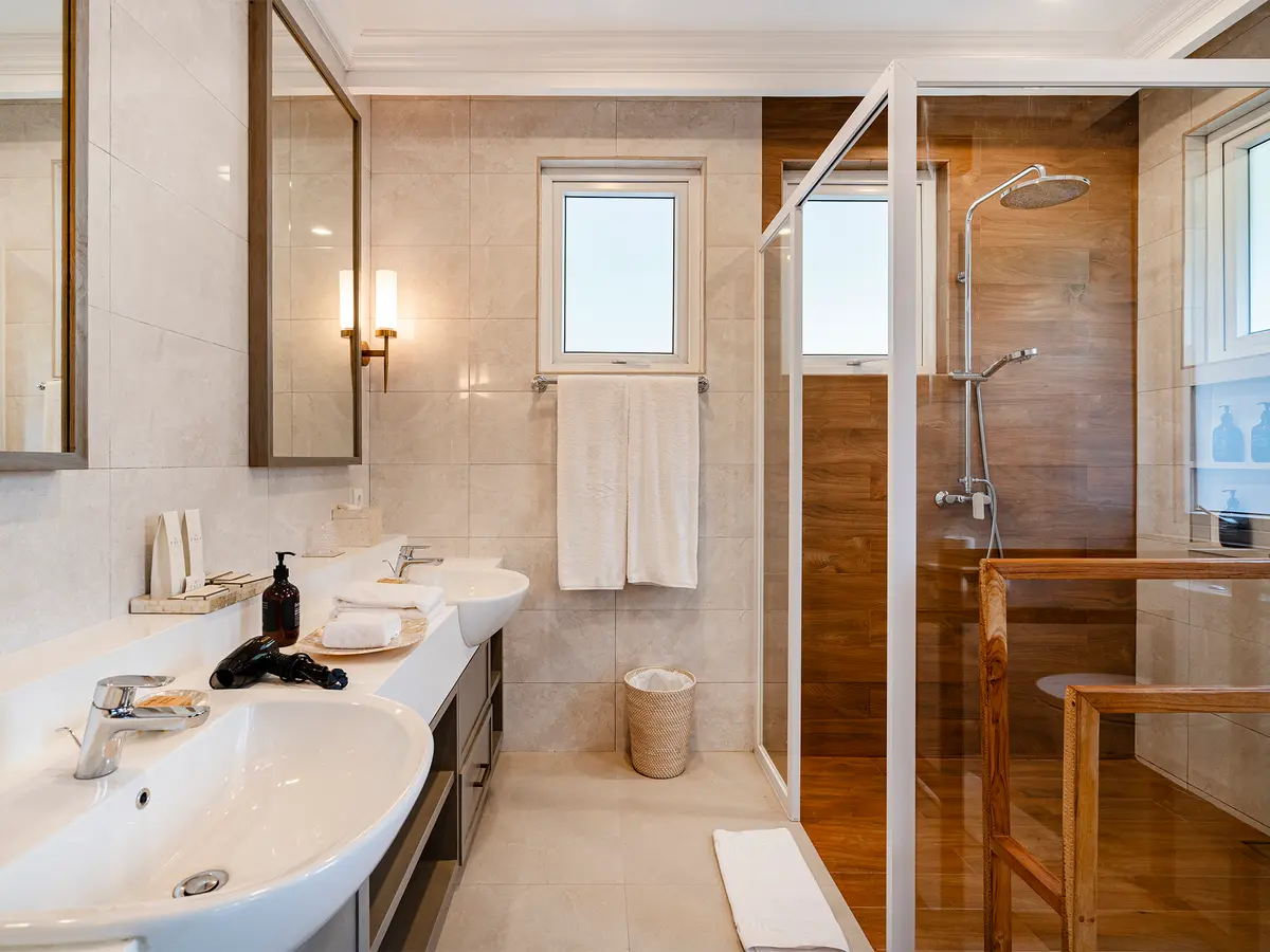 Pala Ubud - Villa Sanghyang - Lovely guest bedroom ensuite bathroom