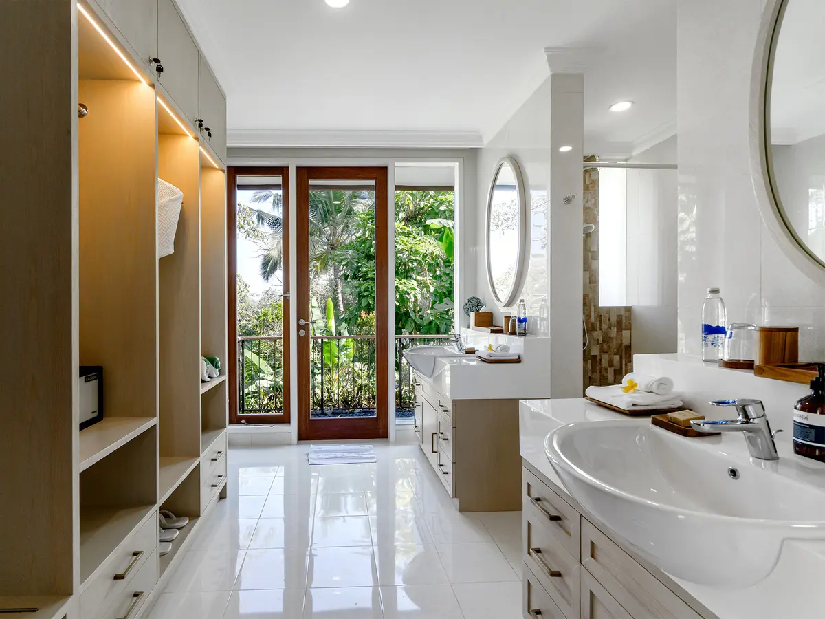 Pala Ubud - Villa Seraya B -  Lovely double vanity bathroom