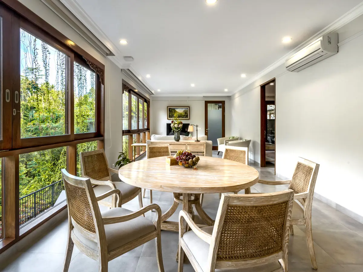 Pala Ubud  Villa Batur - Cosy living spaces overlooking the river