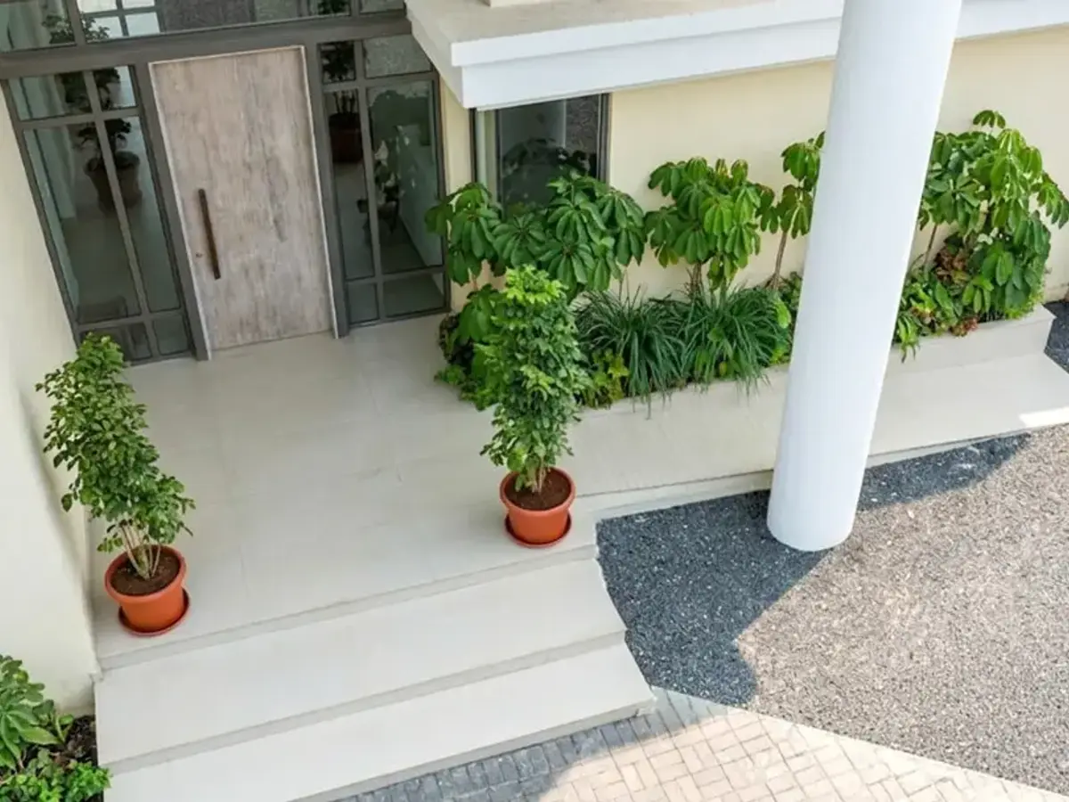 Senior citizen friendly entrance | Ushta Villa