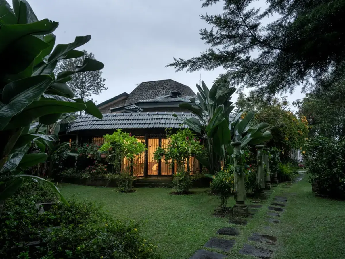 Facade Night | Valora Estate - Coonoor