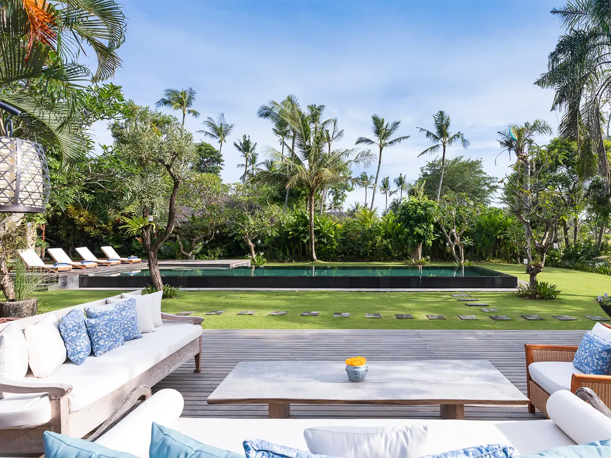 Villa Bangkuang - Pool View with Sun Couch Loungers