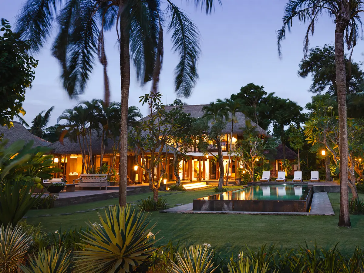 Villa Bangkuang - Villa at Dusk
