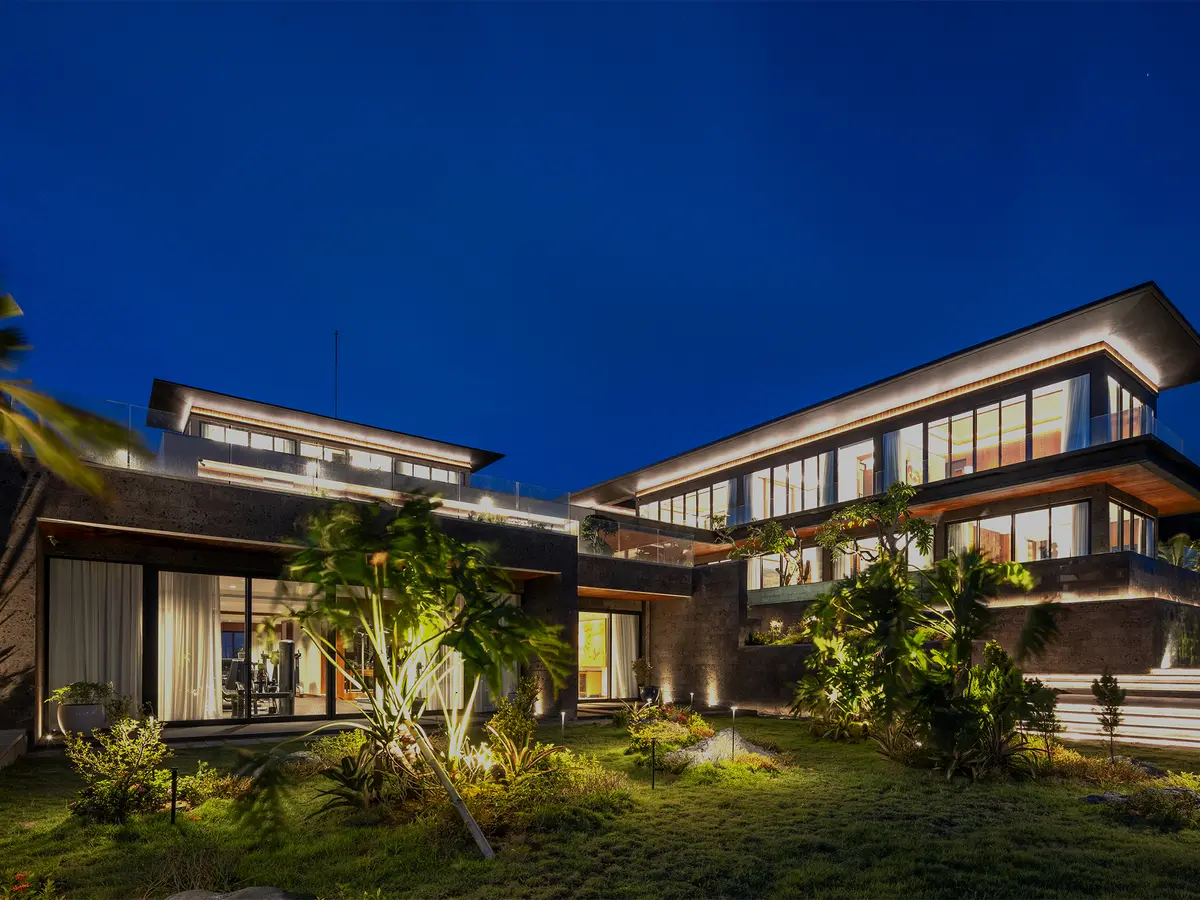 Villa BIE - Romantic hilltop villa at dusk