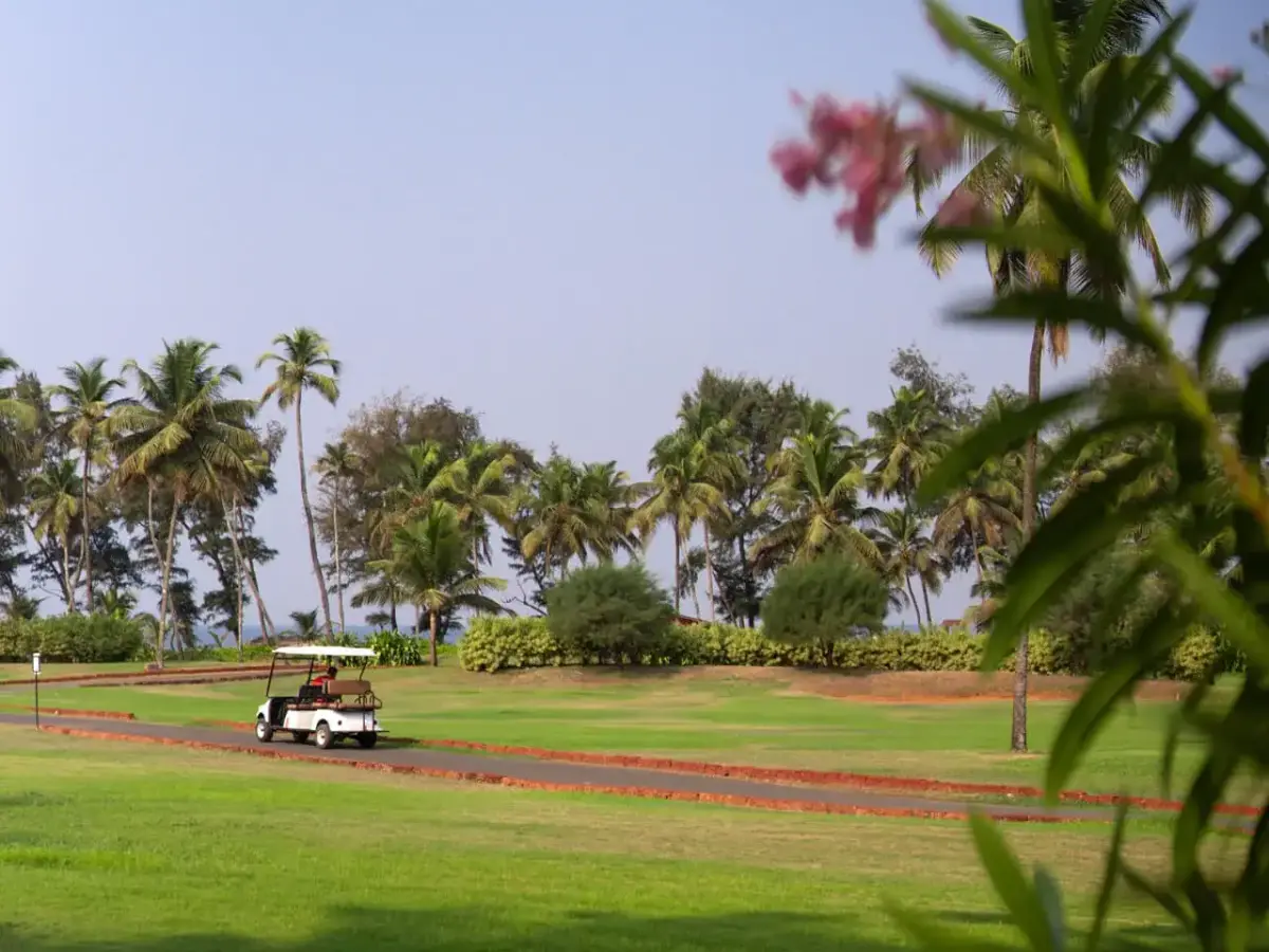 Outdoor Golf Course | Villas in South Goa