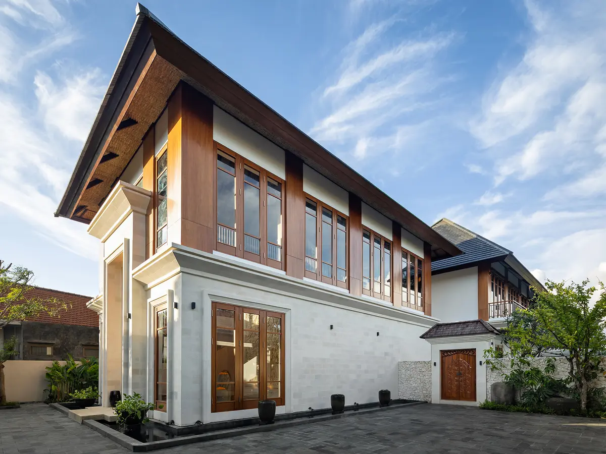 Villa Dhanika - Grand tropical villa living