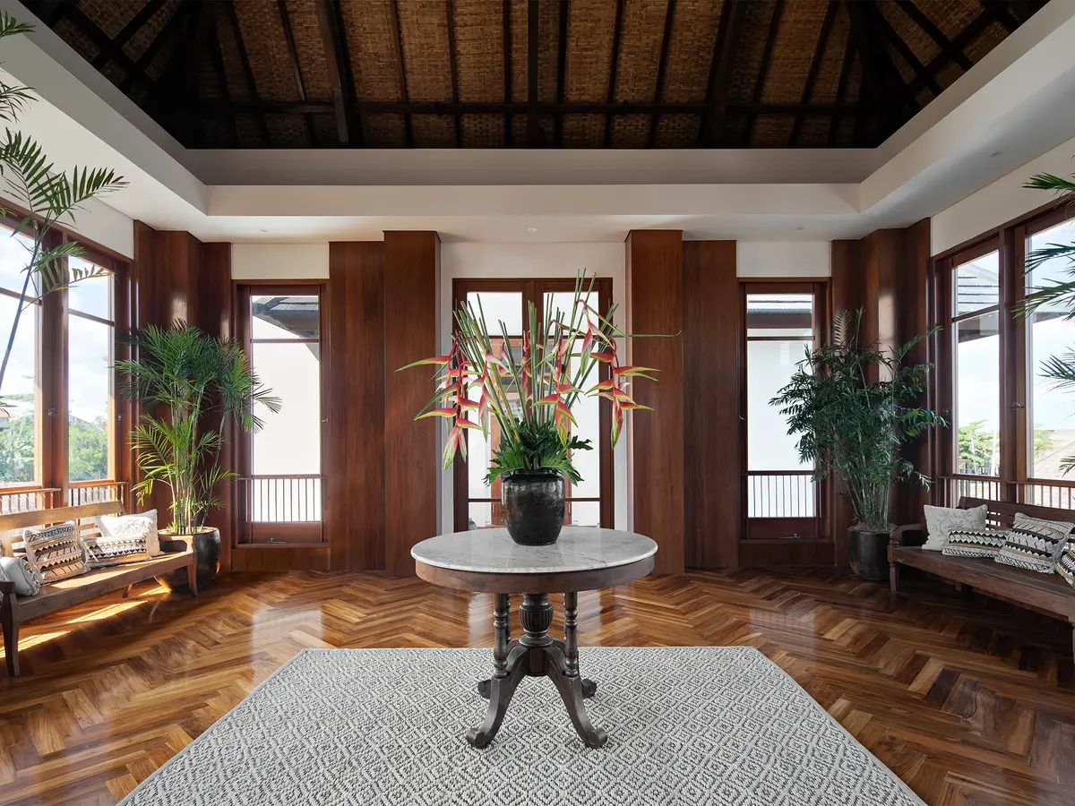 Villa Dhanika - Welcoming entrance foyer