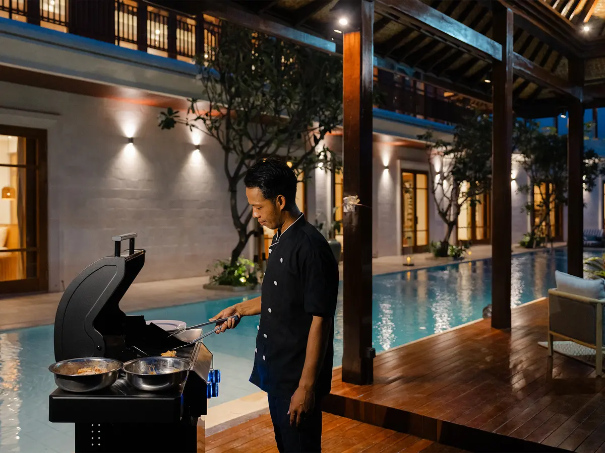 Villa Dhanika - Poolside barbeque
