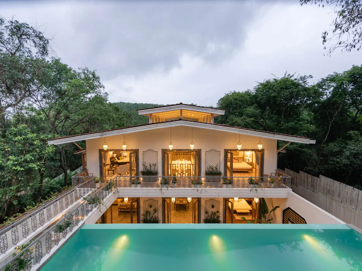 Estate De Escobar - Villa Poolside Area