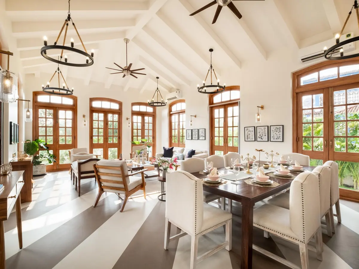Villa Sobreda - Living & Dining Area
