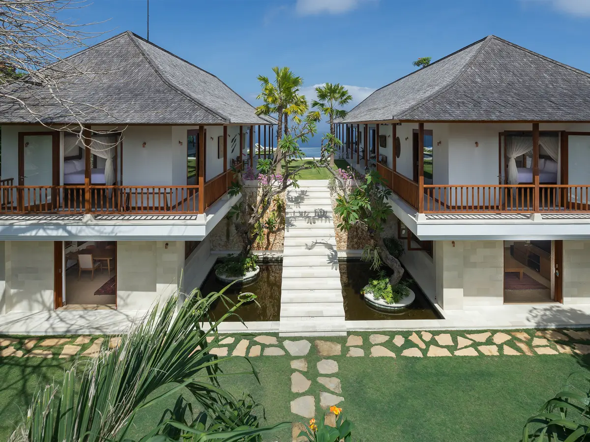 Sol y Mar - A restful cliffside vacation villa