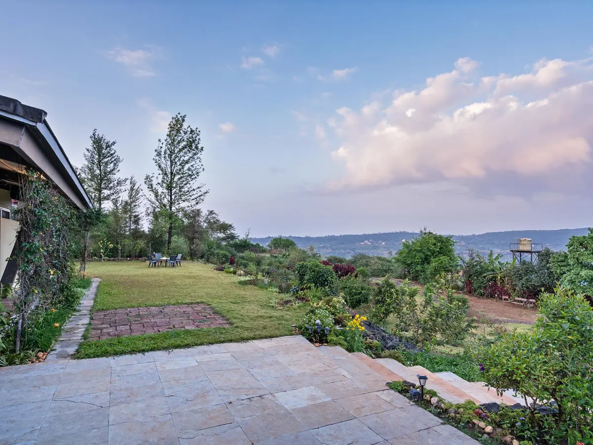 Vinayalam - Villa Garden
