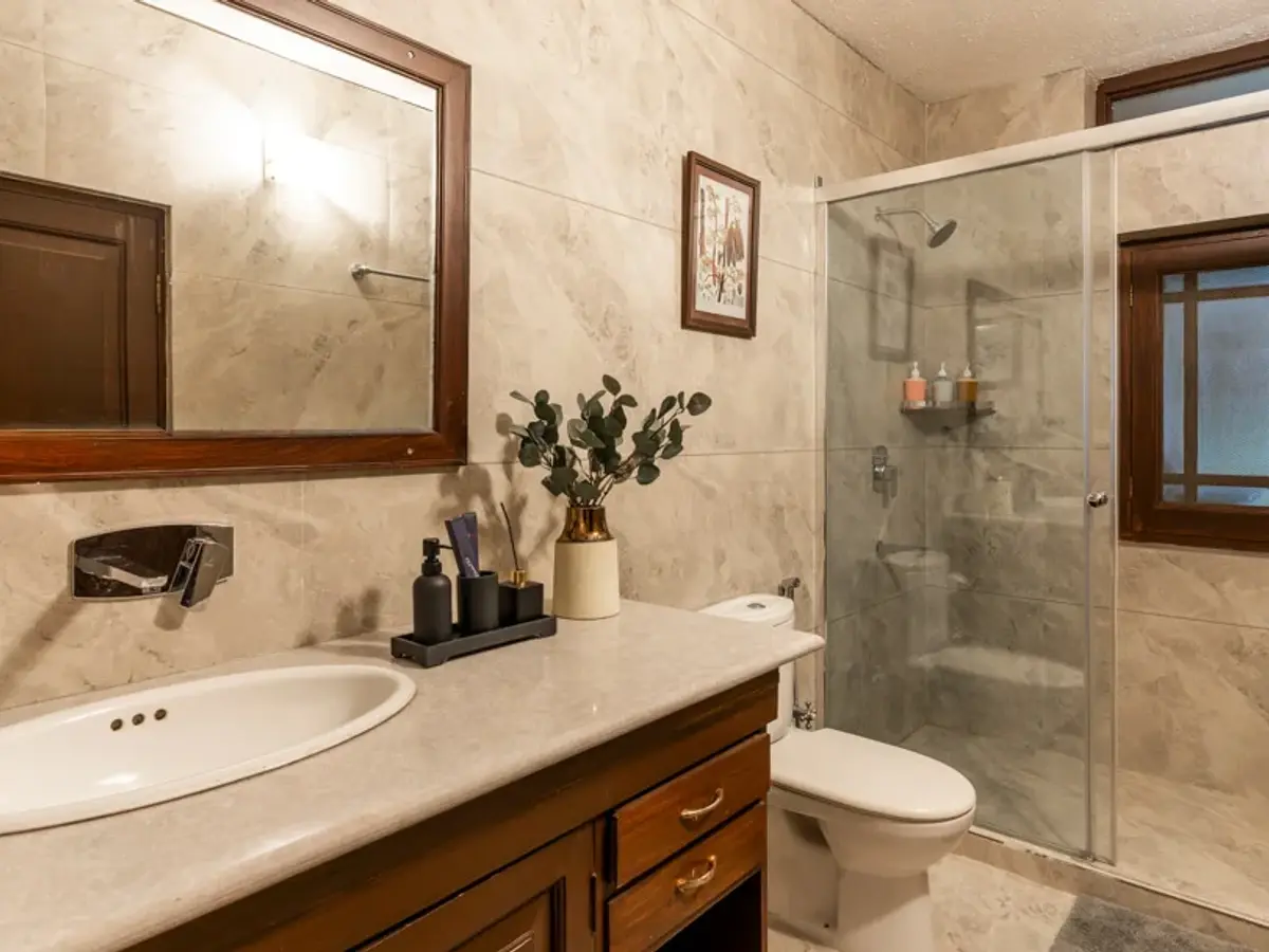 Wakefield Estate - Bathroom 4
