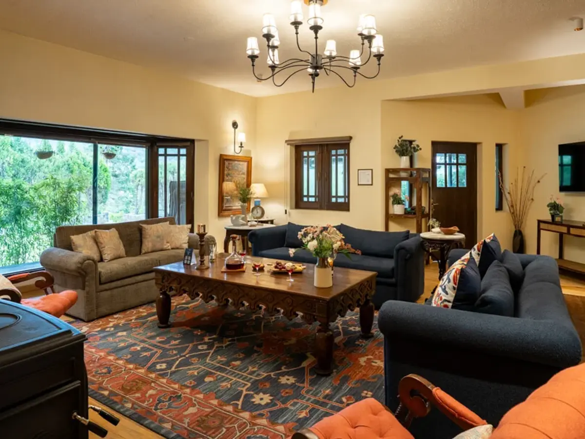 Wakefield Estate - Living Area