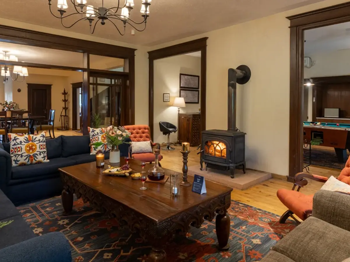 Wakefield Estate - Living Area