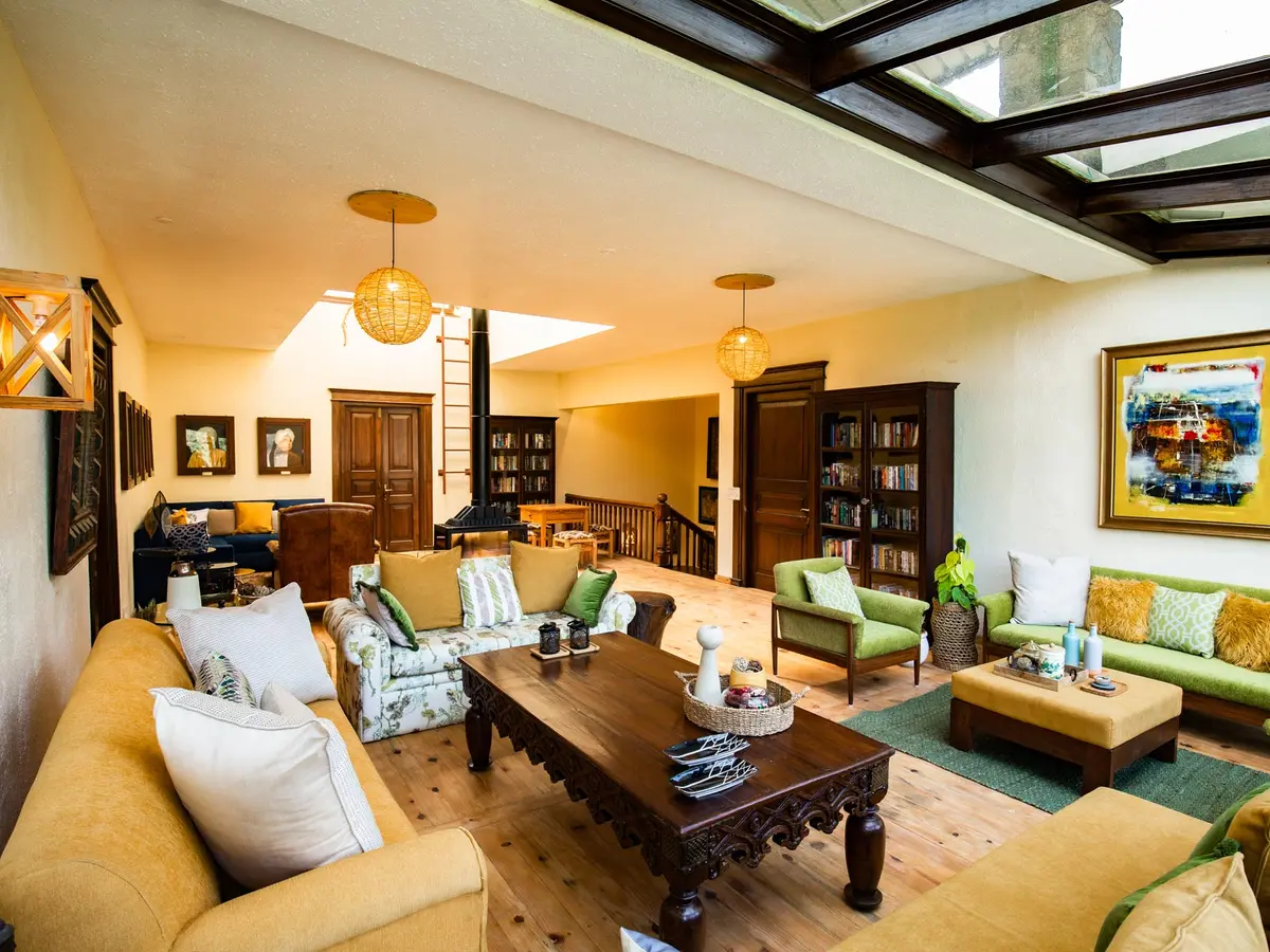 Wakefield Estate - Living Room
