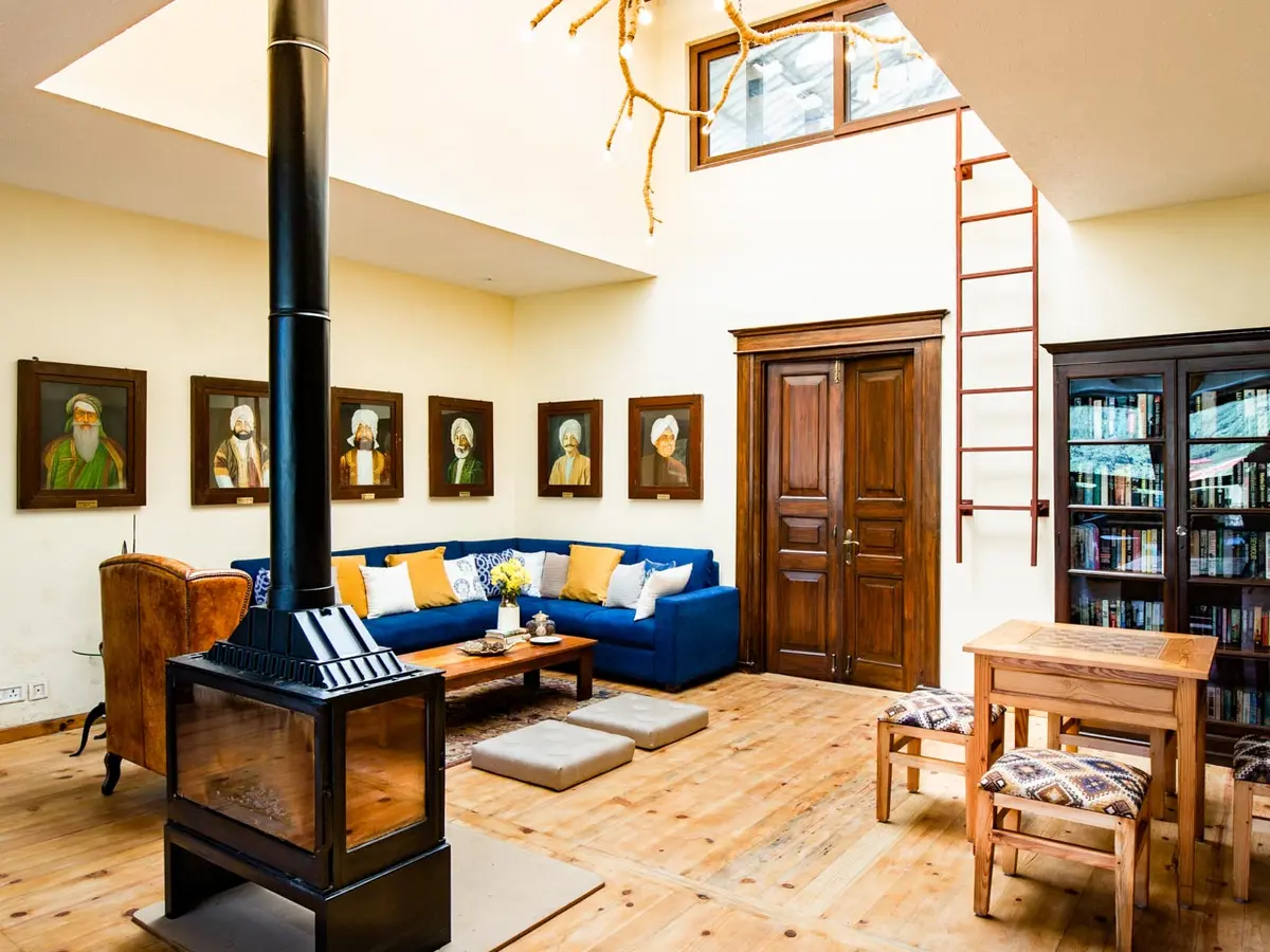 Wakefield Estate - Living Room 2