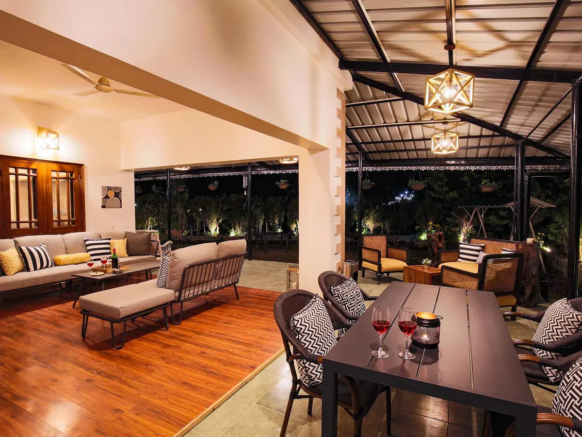 Wakefield Estate - Patio Seating Area