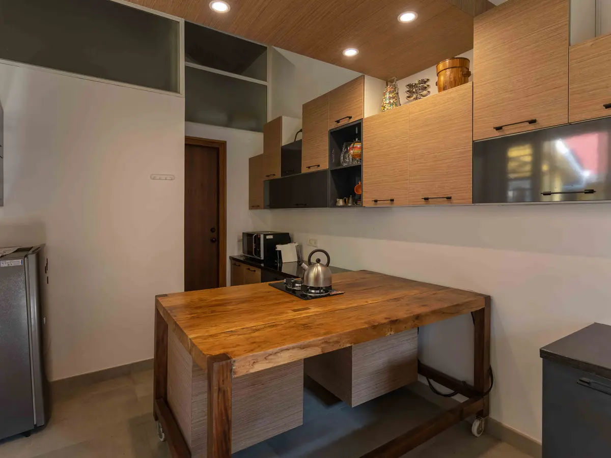Whispering Waters Villa - Kitchen