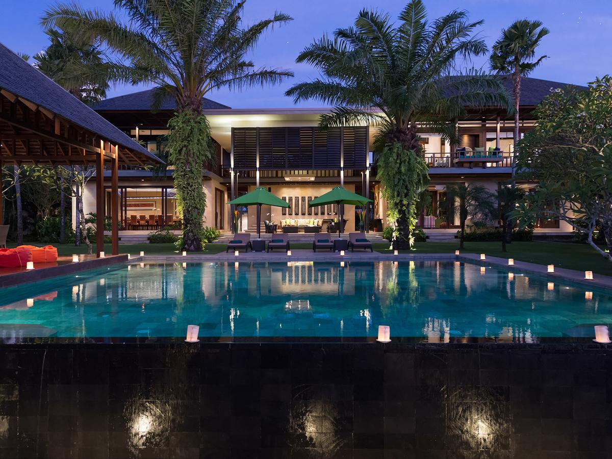 Bendega Nui - The villa at night