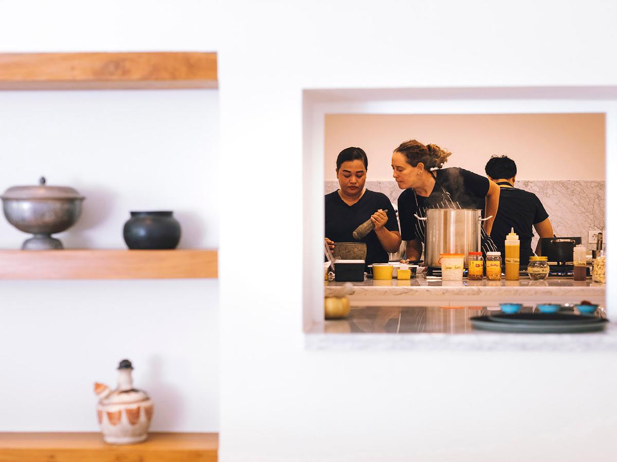 Noku Beach House - Our skilled kitchen staff