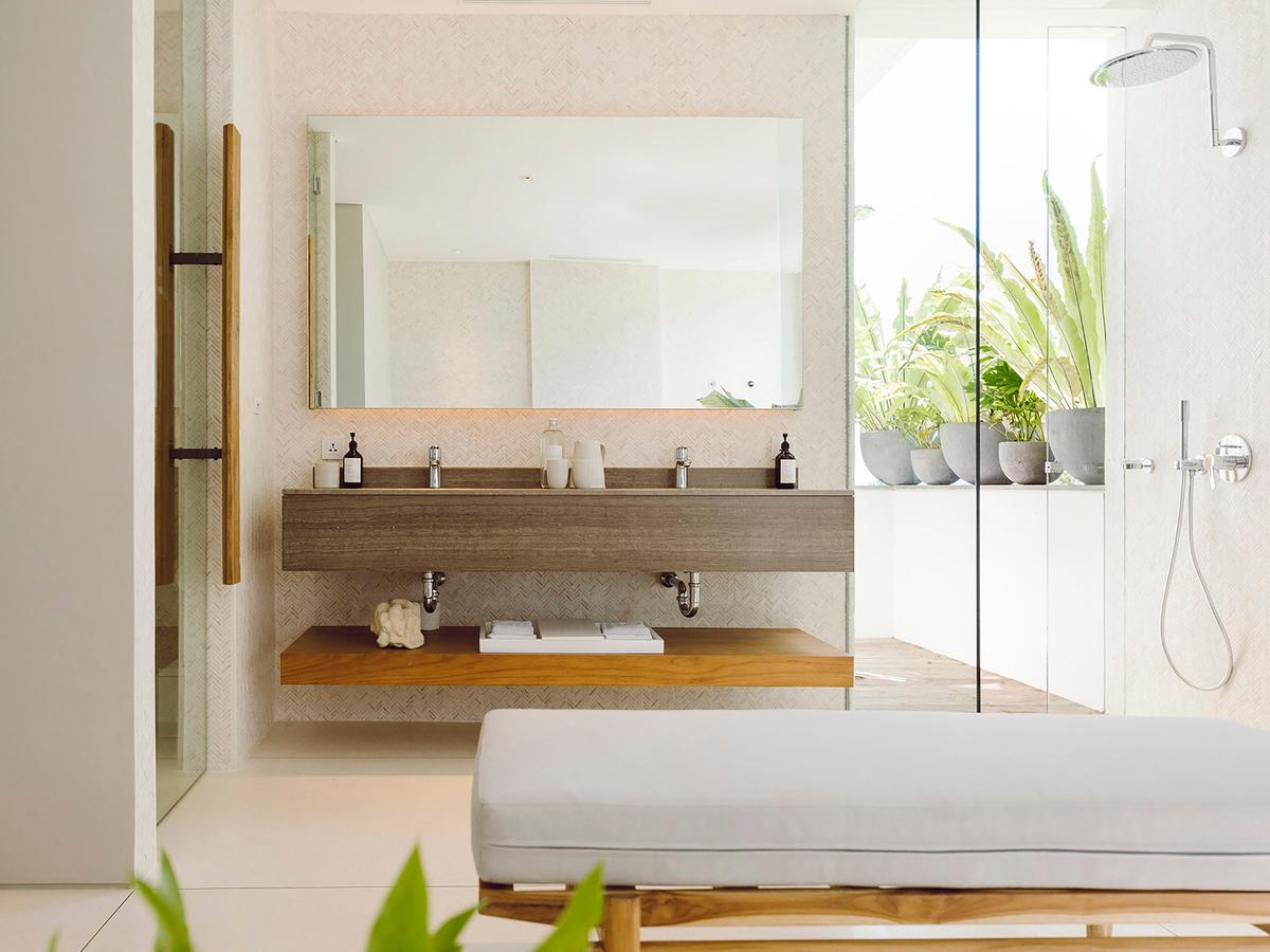 Noku Beach House - Layout of the bathroom