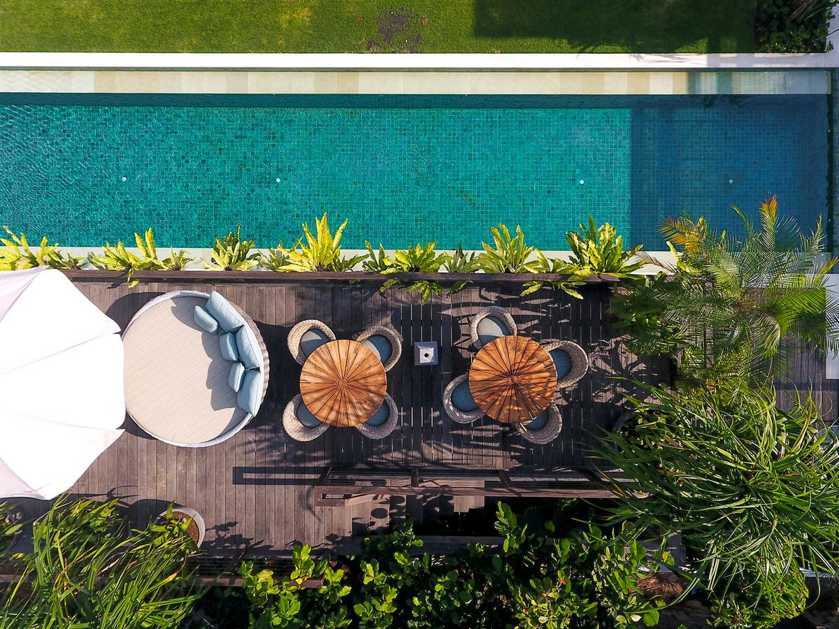 Noku Beach House - Pool overview