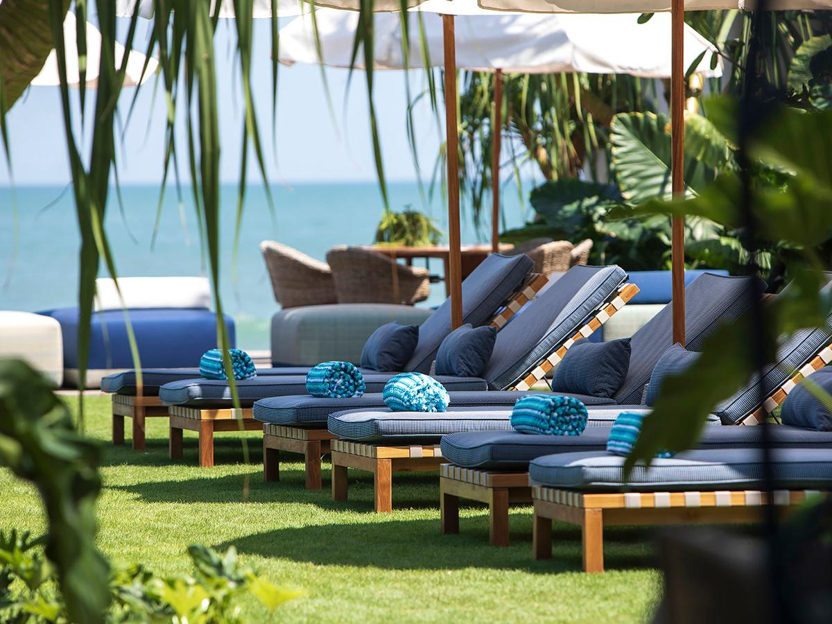 Noku Beach House - The sun loungers