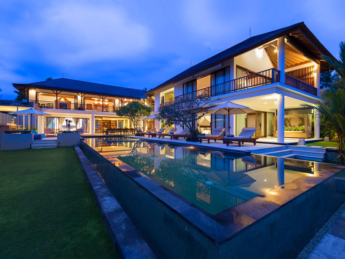 Villa Asada - Overview of property at dusk