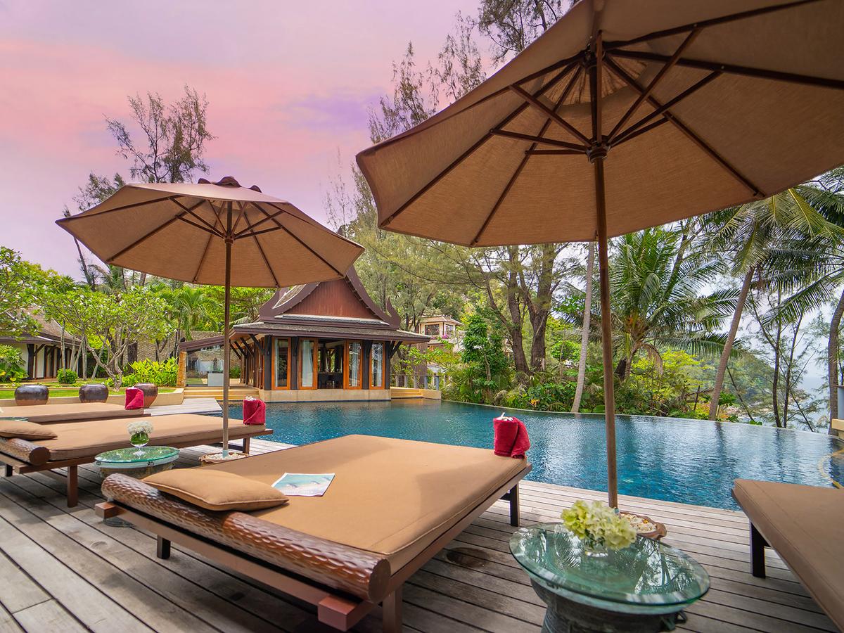 Villa Chada - Poolside relaxation