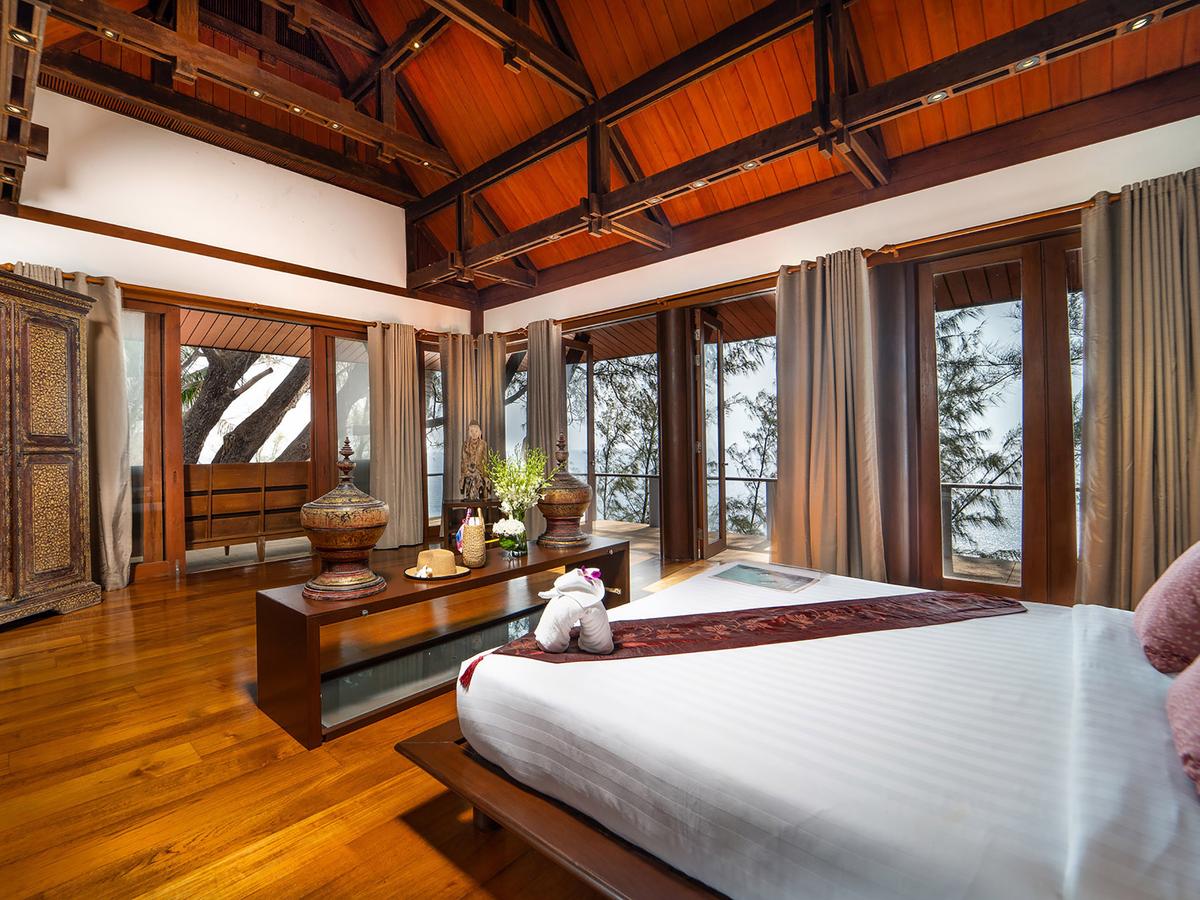 Villa Chada - Master bedroom design