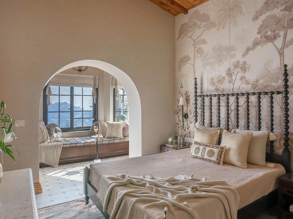 Luxury bedroom with bay windows | Airyland Estate, Mussoorie
