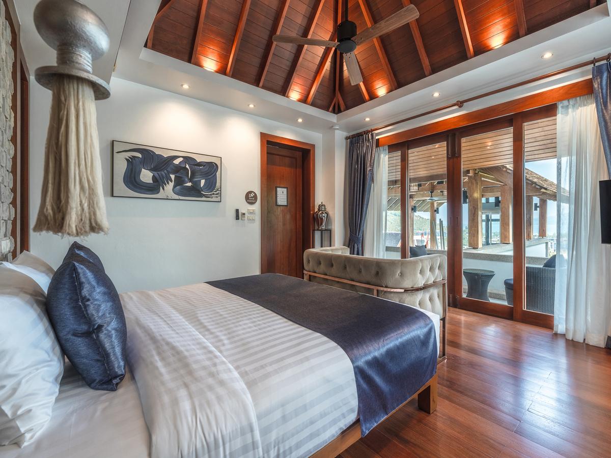 Sea View Zenith - Bedroom with a fantastic view of the bay