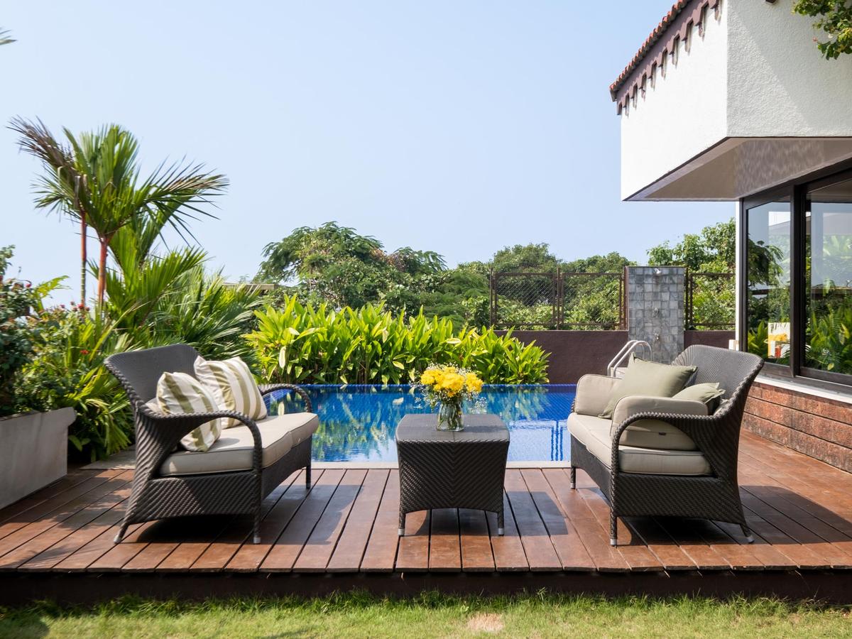 Belas Casas - Poolside