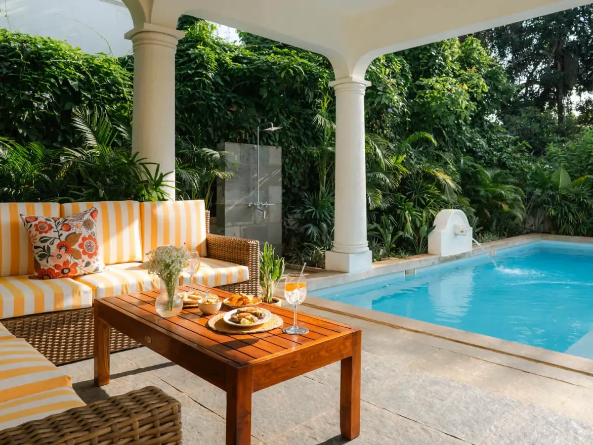 Poolside Seating Area | Beleza Villa B by Lohono Stays