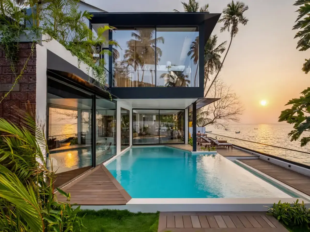 Glasshouse On The Bay -  Façade