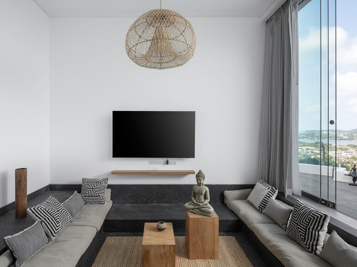 Golden Lotus - VIlla Vie - Restful master bedroom sunken sala