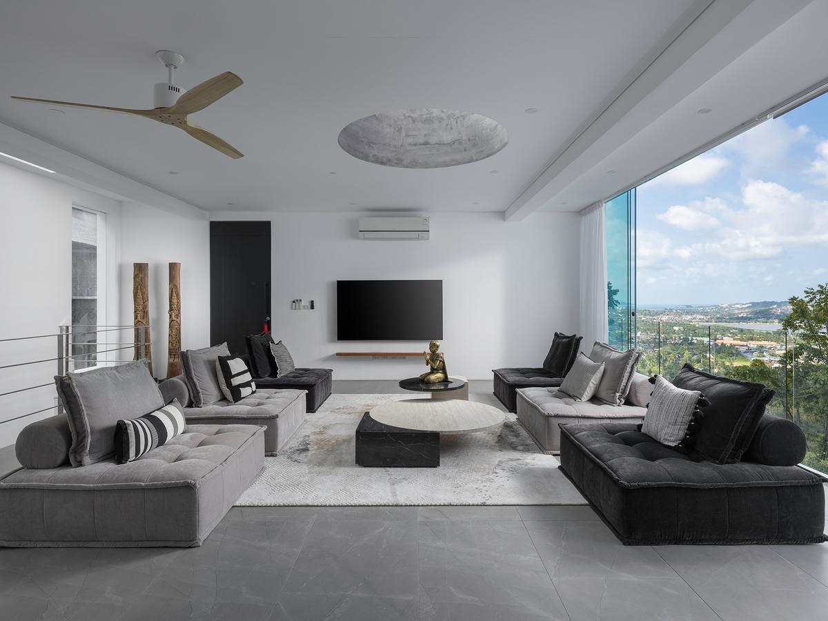 Golden Lotus - Villa Vie - Breezy first floor living area