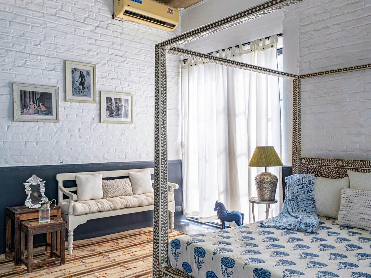 Greystone Manor - Luxurious Bedroom