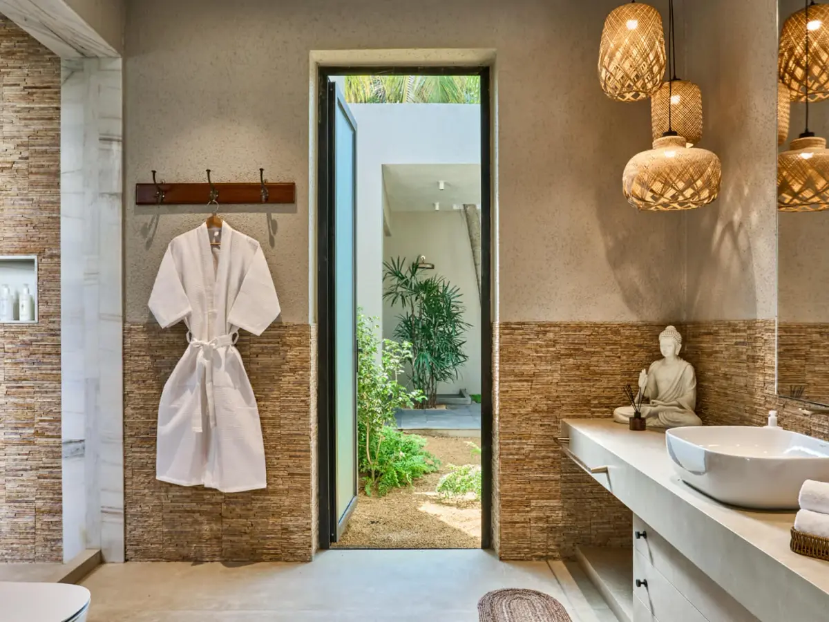 Poolside Bathroom | Hermes Coves | Lohono Stays